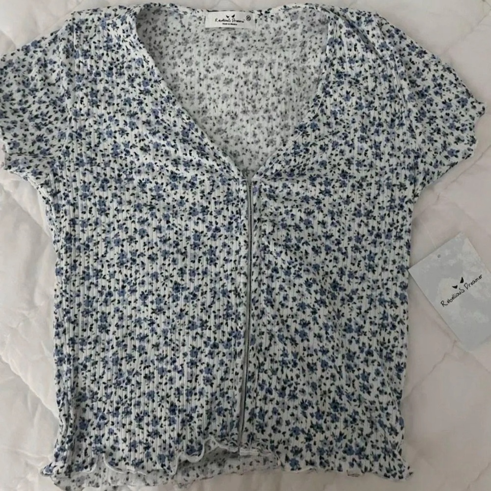 NEW NWT Blue and White Floral Shirt